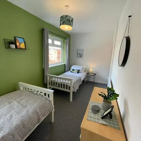 2 Bed Central Cardiff Apartment - Sleeps Five! Exterior photo