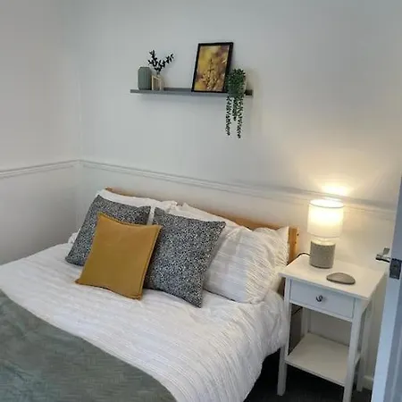 2 Bed Central Cardiff Apartment - Sleeps Five! Exterior photo