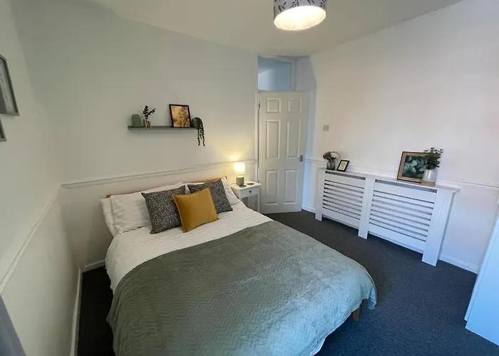 2 Bed Central Cardiff Apartment - Sleeps Five!
