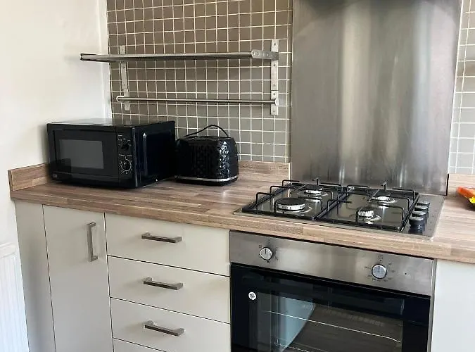 2 Bed Central Cardiff Apartment - Sleeps Five!